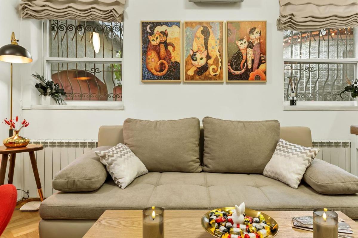 Appartement Casa De Povesti - Calea Victoriei à Bucarest Extérieur photo