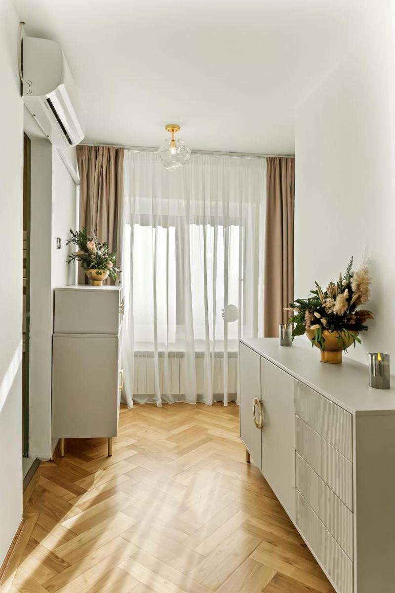 Appartement Casa De Povesti - Calea Victoriei à Bucarest Extérieur photo