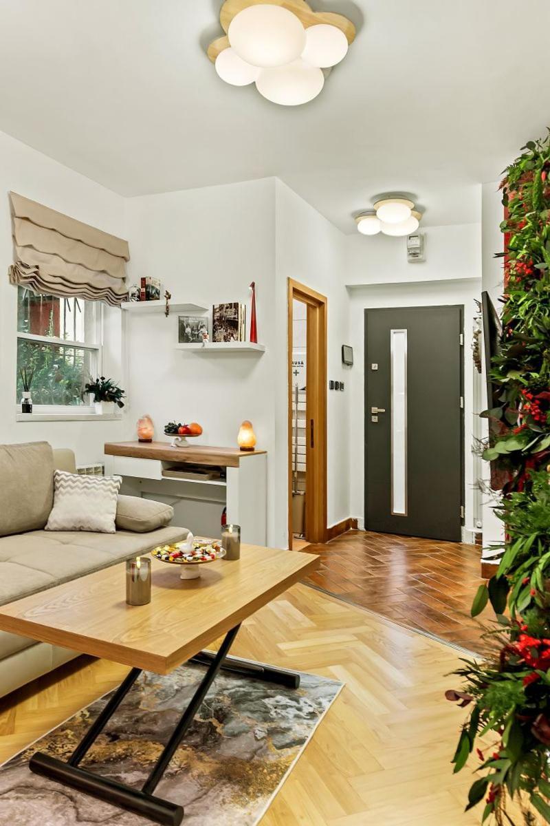 Appartement Casa De Povesti - Calea Victoriei à Bucarest Extérieur photo