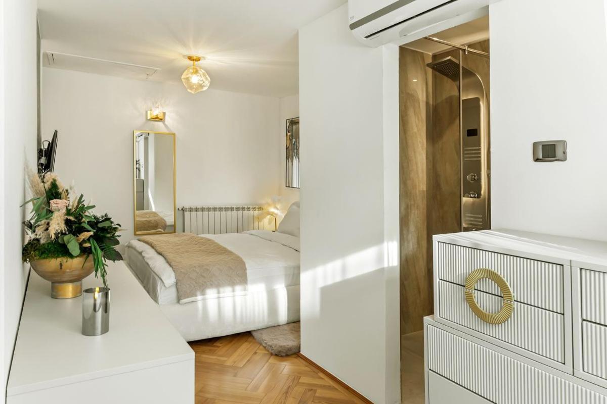 Appartement Casa De Povesti - Calea Victoriei à Bucarest Extérieur photo